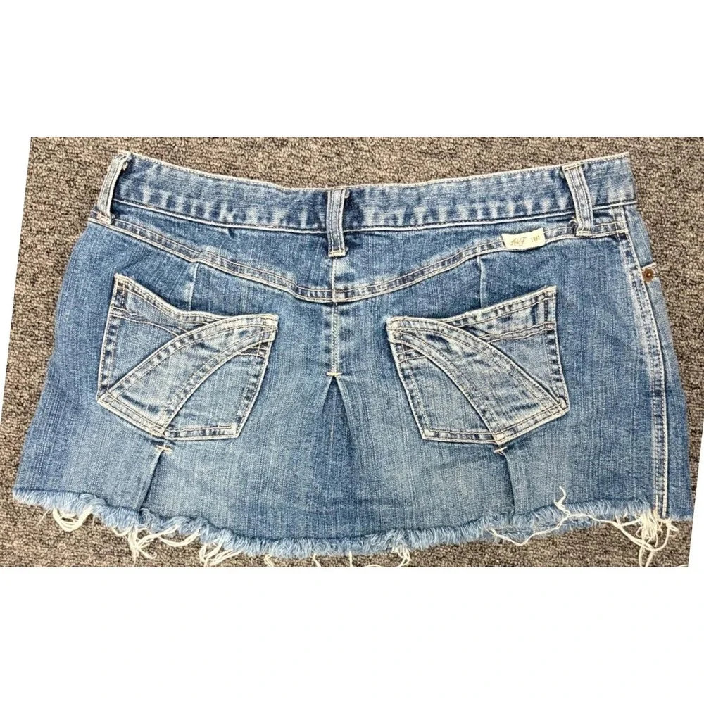 Abercrombie & Fitch Y2K Denim Mini Skirt Blue‎ Pleated Raw Hem Womens Size 6